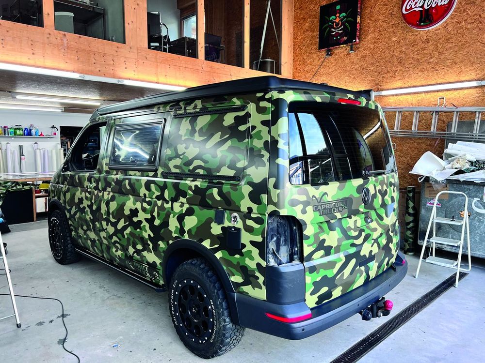 Vollfolierung Camouflage, VW Bus