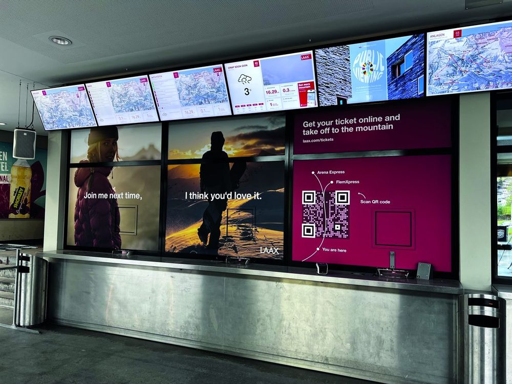 Digital Signage und Beschriftung Ticketschalter